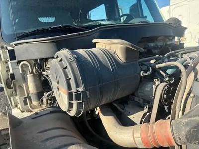 International 4400 Air Cleaner / Air Filter Housing