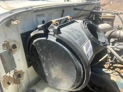 International 4700 Air Cleaner / Air Filter Housing
