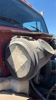 International 4900 Right Air Cleaner / Air Filter Housing