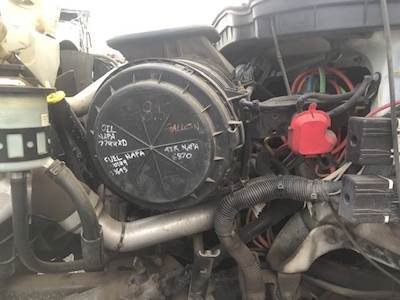 International 7400 Air Cleaner / Air Filter Housing