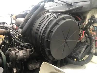 International 8600 Air Cleaner / Air Filter Housing