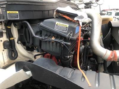 International DuraStar 4400 Air Cleaner / Air Filter Housing