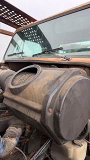 International F-8200 Left Air Cleaner / Air Filter Housing