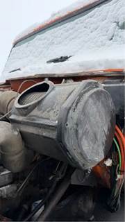 International F2674 Left Air Cleaner / Air Filter Housing for a 2002 International F-2674 SBA