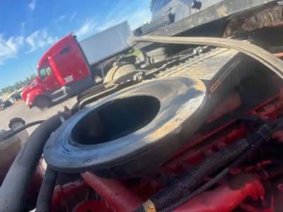 International LT625 Air Cleaner / Air Filter Housing