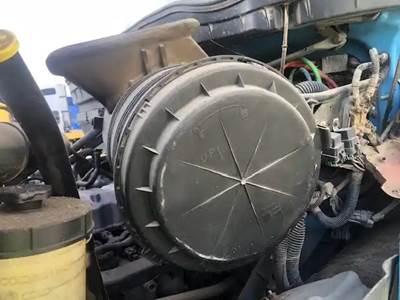 International WorkStar 7500 Air Cleaner / Air Filter Housing