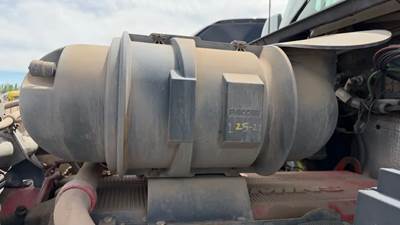 Kenworth T660 Air Cleaner / Air Filter Housing