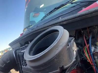 Kenworth T680 Air Cleaner / Air Filter Housing