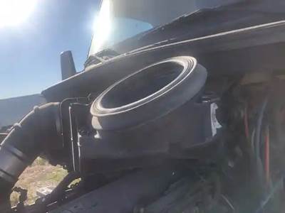 Kenworth T680 Air Cleaner / Air Filter Housing