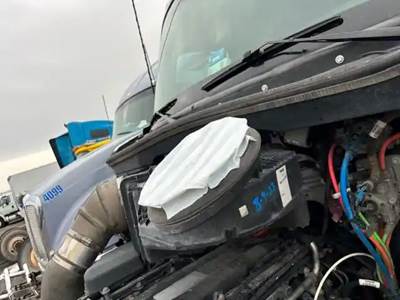 Kenworth T680 Air Cleaner / Air Filter Housing