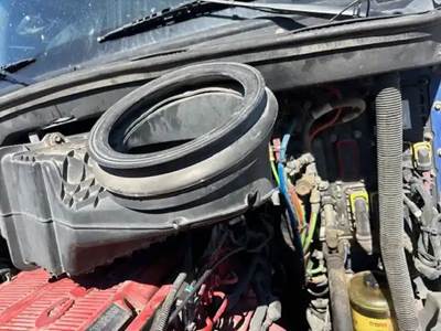 Kenworth T680 Air Cleaner / Air Filter Housing