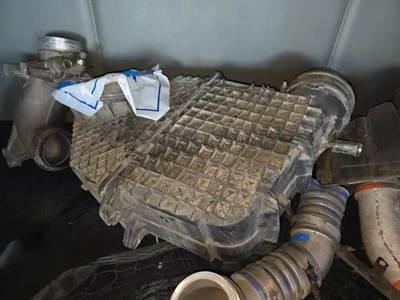 Kenworth T680 Air Cleaner / Air Filter Housing