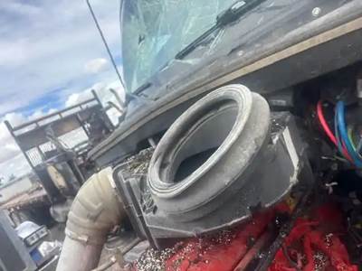 Kenworth T680 Air Cleaner / Air Filter Housing