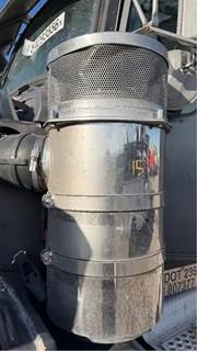 Kenworth T800 Left Air Cleaner / Air Filter Housing