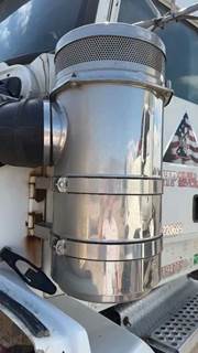 Kenworth T800 Left Air Cleaner / Air Filter Housing