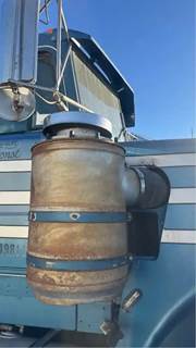 Kenworth W900 Right Air Cleaner / Air Filter Housing