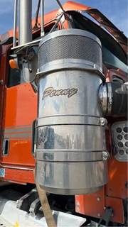 Kenworth W900 Right Air Cleaner / Air Filter Housing