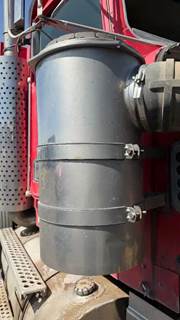 Kenworth W900 Right Air Cleaner / Air Filter Housing