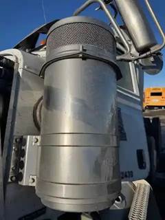 Peterbilt 367 Left Air Cleaner / Air Filter Housing