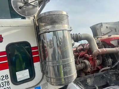 Peterbilt 367 Right Air Cleaner / Air Filter Housing
