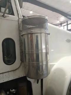 Peterbilt 378 Right Air Cleaner / Air Filter Housing
