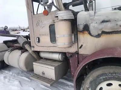 Peterbilt 379 Right Air Cleaner / Air Filter Housing