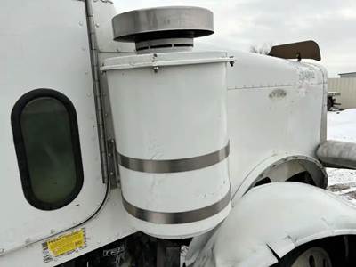 Peterbilt 379 Right Air Cleaner / Air Filter Housing