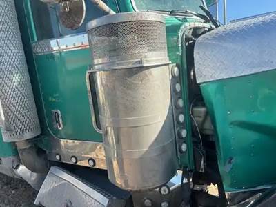 Peterbilt 379 Right Air Cleaner / Air Filter Housing