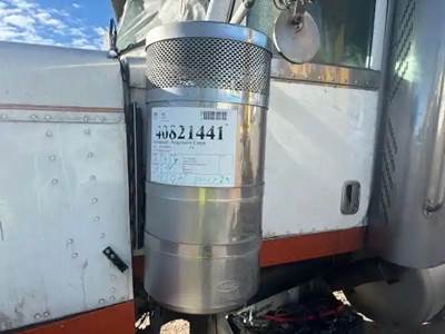 Peterbilt 379 Left Air Cleaner / Air Filter Housing