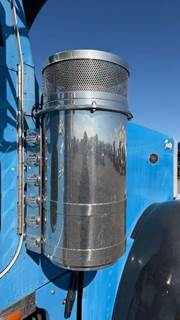Peterbilt 379 Right Air Cleaner / Air Filter Housing