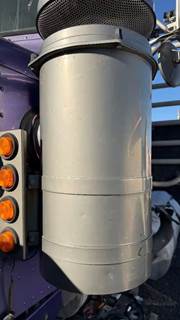 Peterbilt 379 Left Air Cleaner / Air Filter Housing