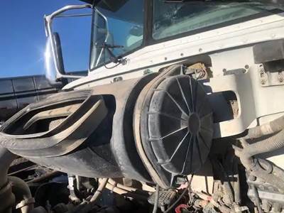 Peterbilt 384 Air Cleaner / Air Filter Housing