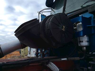 Peterbilt 386 Air Cleaner / Air Filter Housing