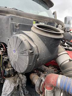 Peterbilt 387 Air Cleaner / Air Filter Housing