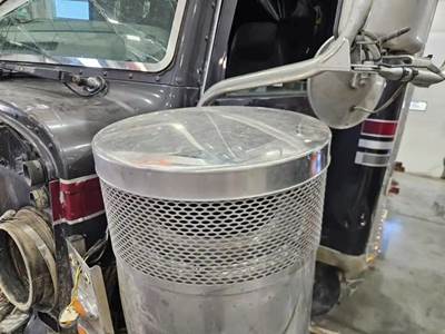 Peterbilt 389 Left Air Cleaner / Air Filter Housing