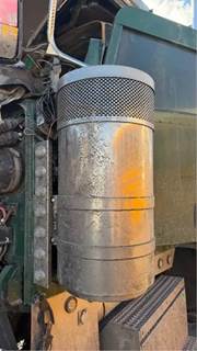 Peterbilt 389 Left Air Cleaner / Air Filter Housing