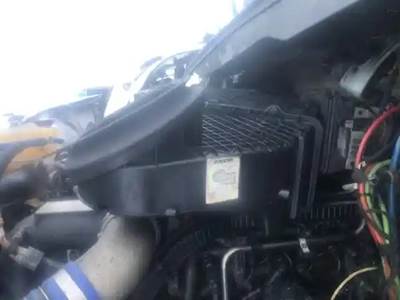 Peterbilt 579 Air Cleaner / Air Filter Housing