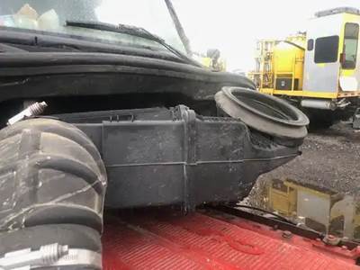 Peterbilt 579 Air Cleaner / Air Filter Housing