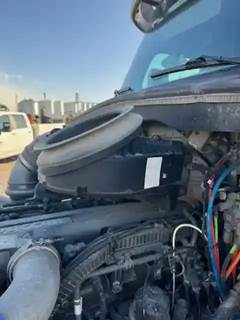 Peterbilt 579 Air Cleaner / Air Filter Housing