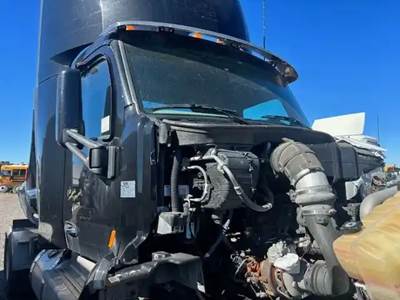 Peterbilt 579 Air Cleaner / Air Filter Housing