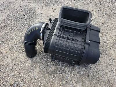 Peterbilt 579 Air Cleaner / Air Filter Housing