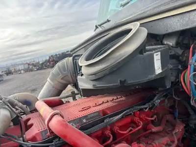 Peterbilt 579 Air Cleaner / Air Filter Housing