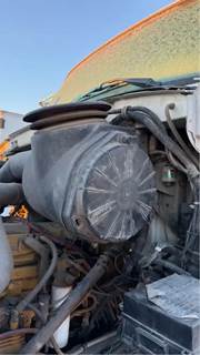 Sterling L9500 Air Cleaner / Air Filter Housing