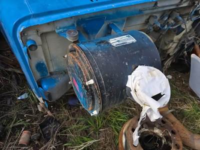 Volvo / WhiteGMC WG Right Air Cleaner / Air Filter Housing for a 1991 White WG