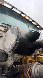 Volvo AUTOCAR ACL64 Right Air Cleaner / Air Filter Housing