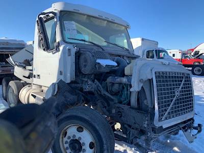 Volvo VN Right Air Cleaner / Air Filter Housing