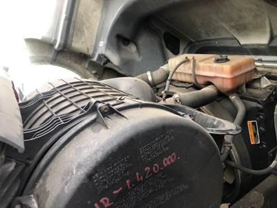 Volvo VNL Air Cleaner / Air Filter Housing