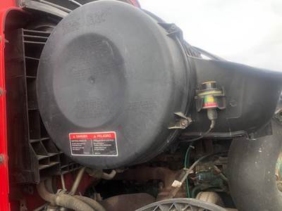 Volvo VNL Air Cleaner / Air Filter Housing