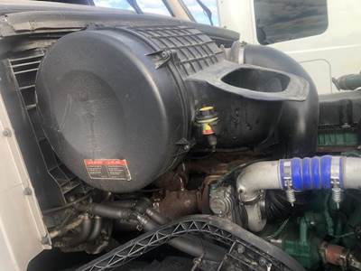 Volvo VNL Air Cleaner / Air Filter Housing