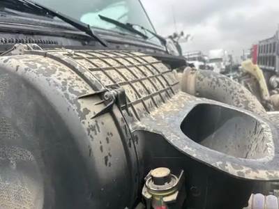 Volvo VNL Air Cleaner / Air Filter Housing